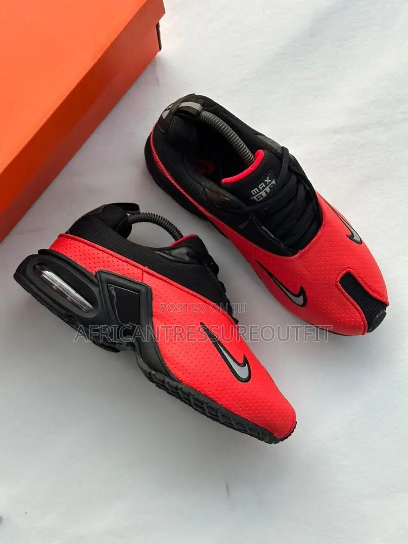 Air Max the Glove Sneakers Feature a Visible Max Air Unit