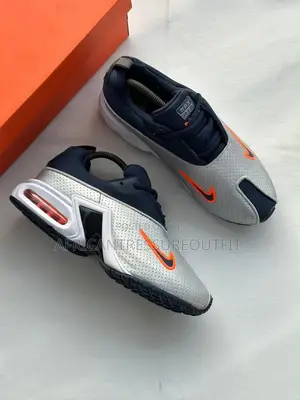 Air Max the Glove Sneakers Feature a Visible Max Air Unit