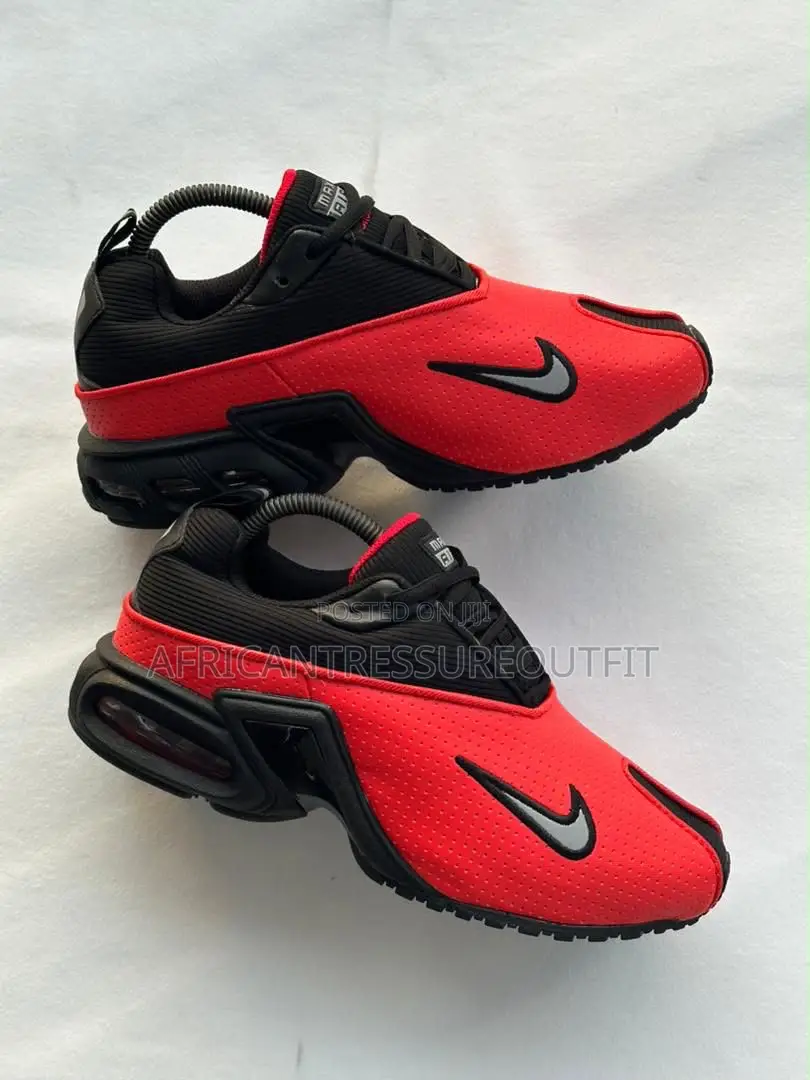 Air Max the Glove Sneakers Feature a Visible Max Air Unit