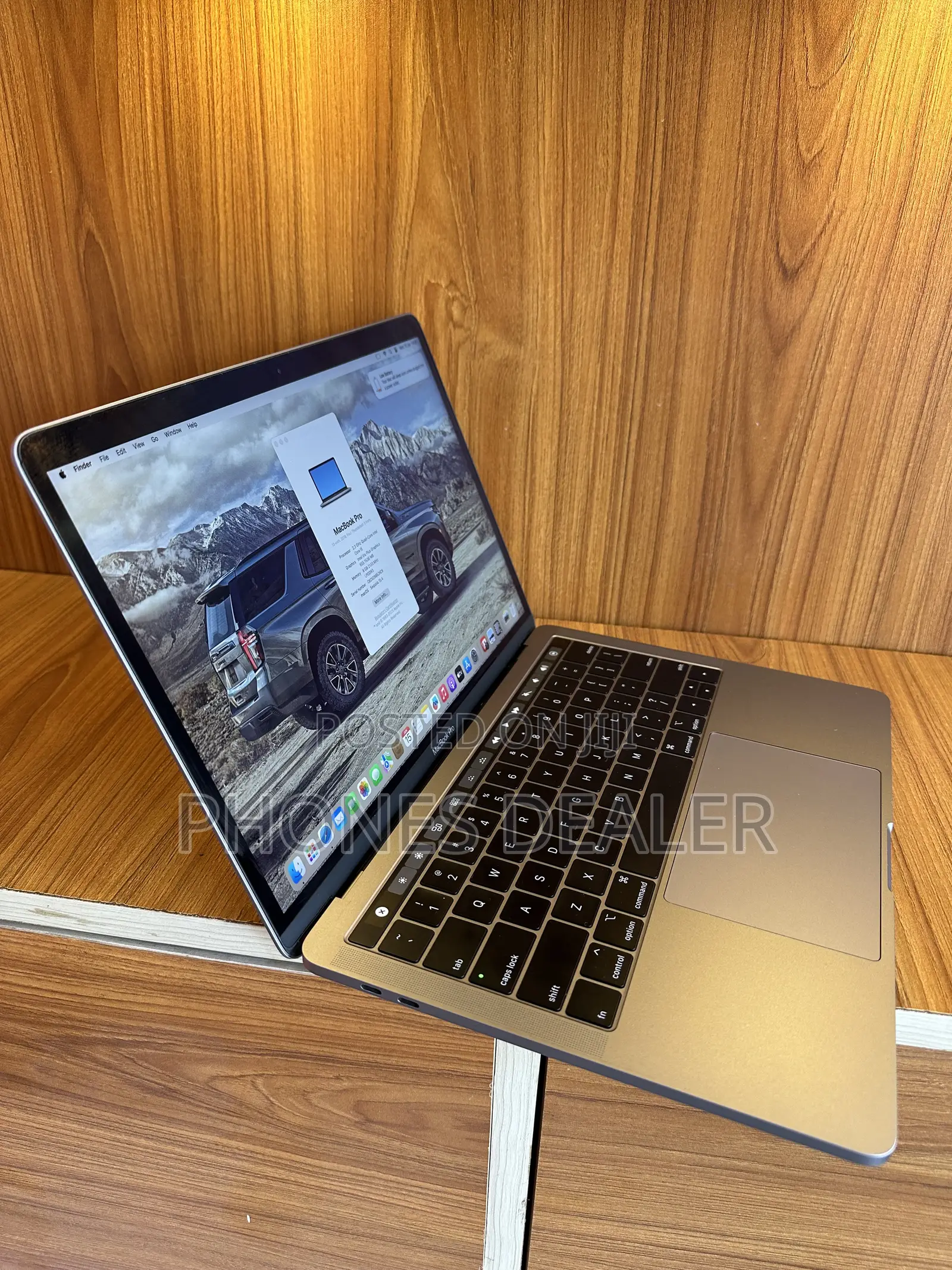 Laptop Apple MacBook Pro 2018 8GB Intel Core i5 SSD 256GB
