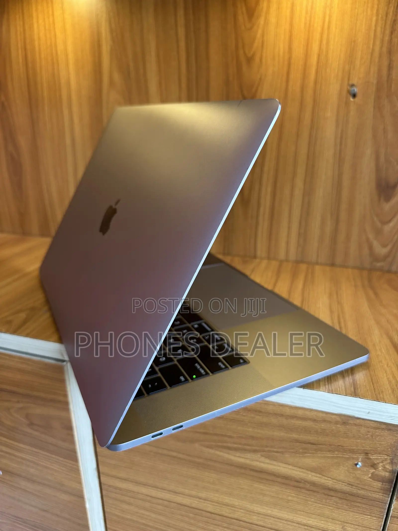 Laptop Apple MacBook Pro 2018 32GB Intel Core i7 SSD 1T
