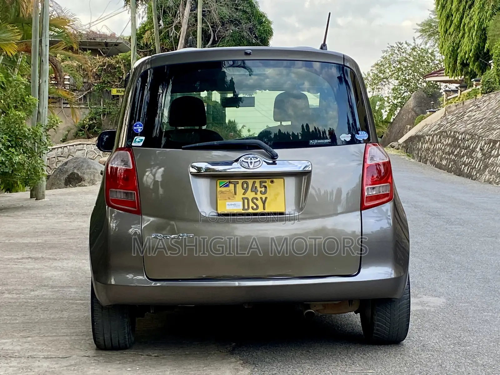 Toyota Ractis 2005 Gray