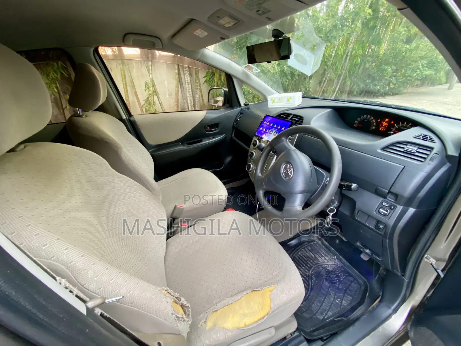 Toyota Ractis 2005 Gray