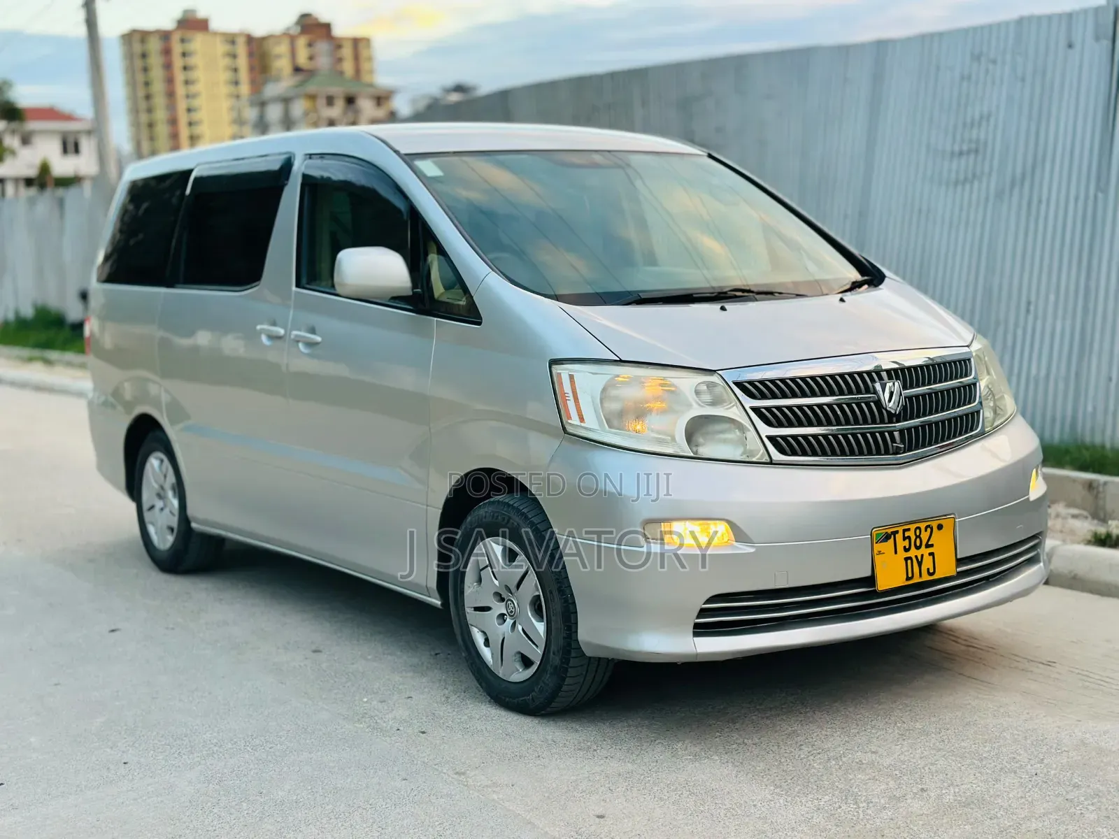 Toyota Alphard 2.4 Petrol AWD 2004 Silver
