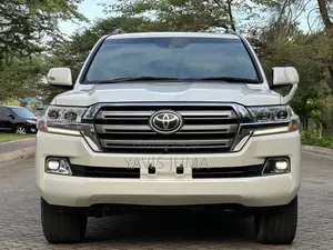 Toyota Land Cruiser 2016 White