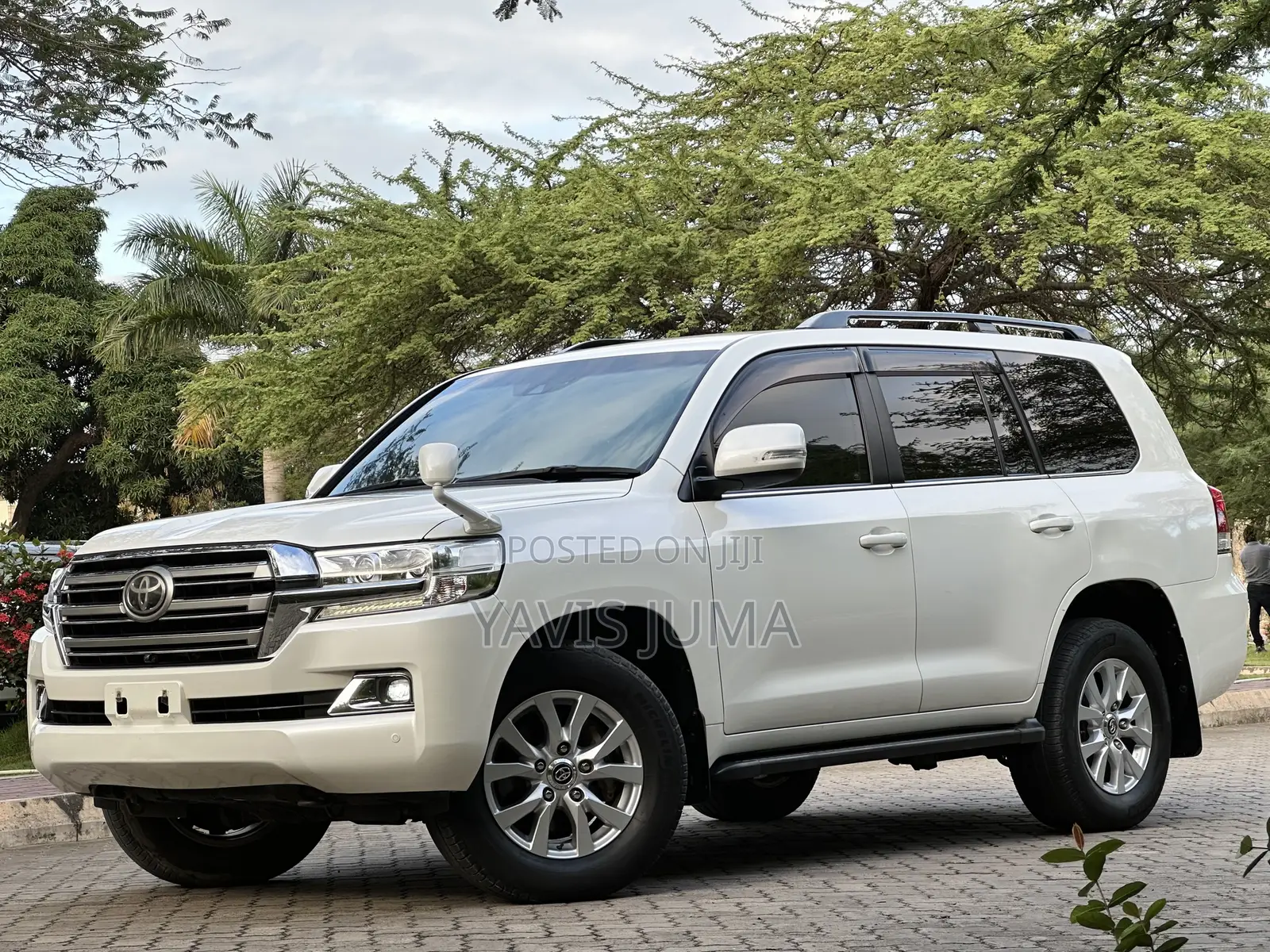 Toyota Land Cruiser 2016 White