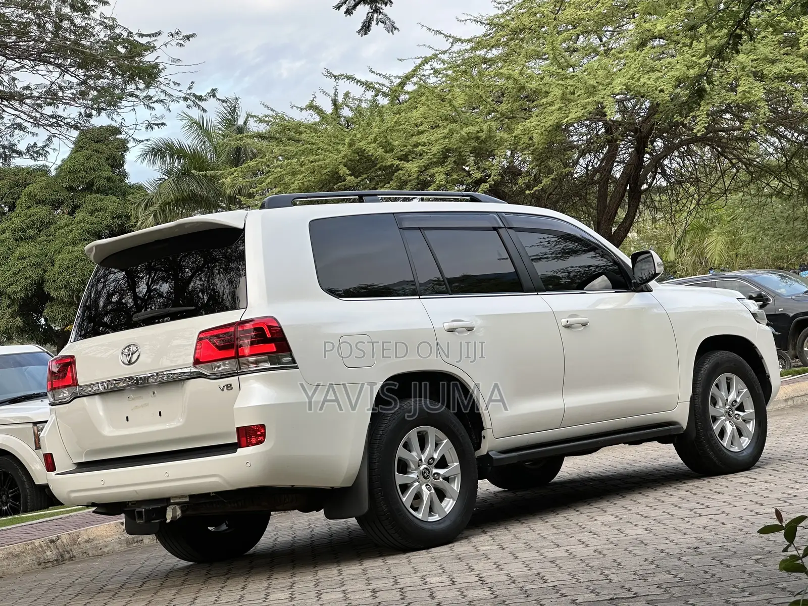 Toyota Land Cruiser 2016 White