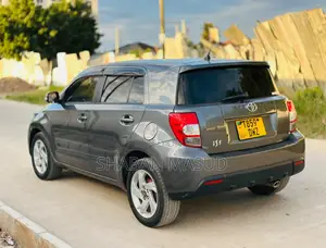 Toyota IST 2010 Gray