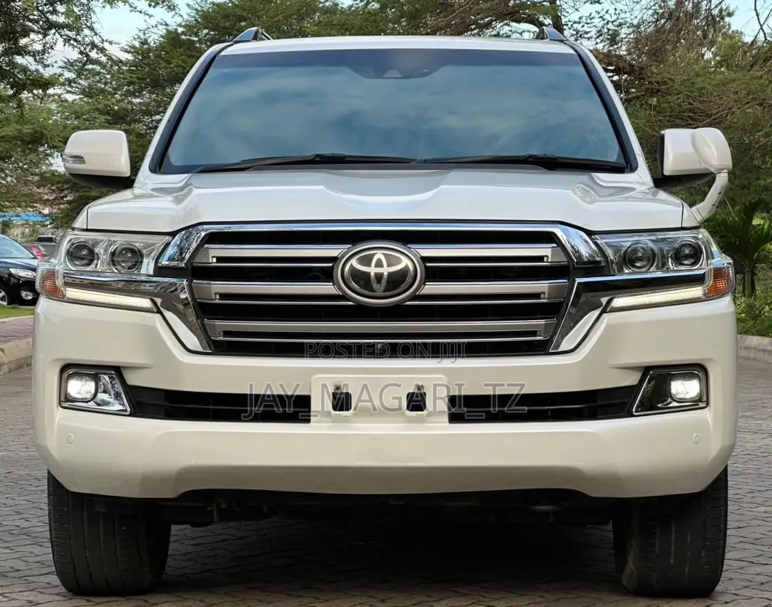 Toyota Land Cruiser 2016 White