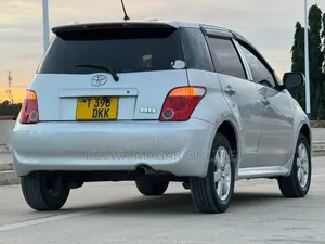 Toyota IST 2007 Silver
