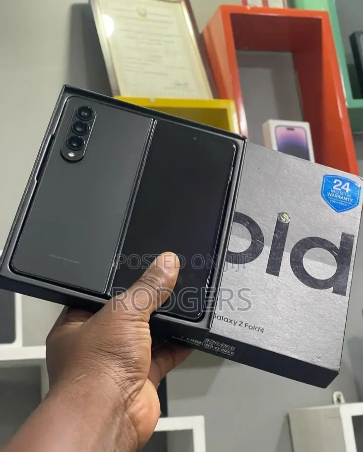 New Samsung Galaxy Z Fold4 512 GB Black