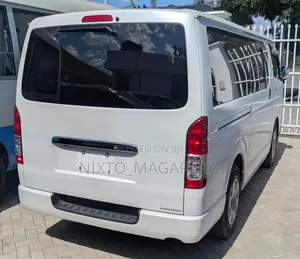 Toyota HiAce 2010 White