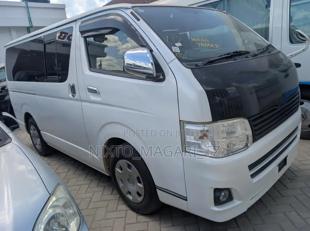 Toyota HiAce 2010 White