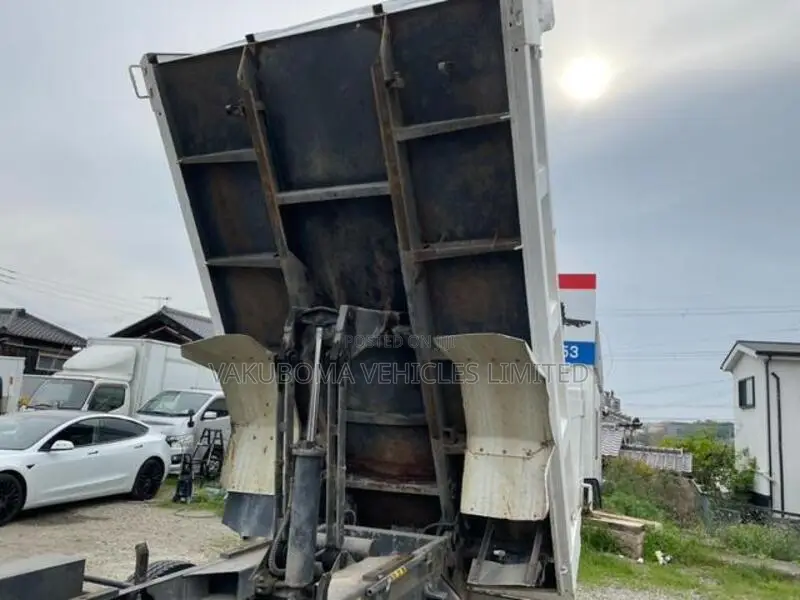 Isuzu Forward Truck