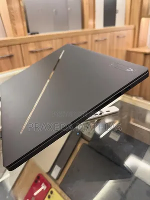 Laptop Asus ROG Zephyrus G16 16GB Intel Core Ultra 9 SSD 1T