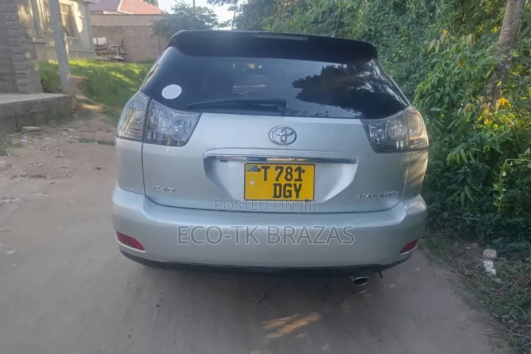Toyota Harrier 2005 Silver