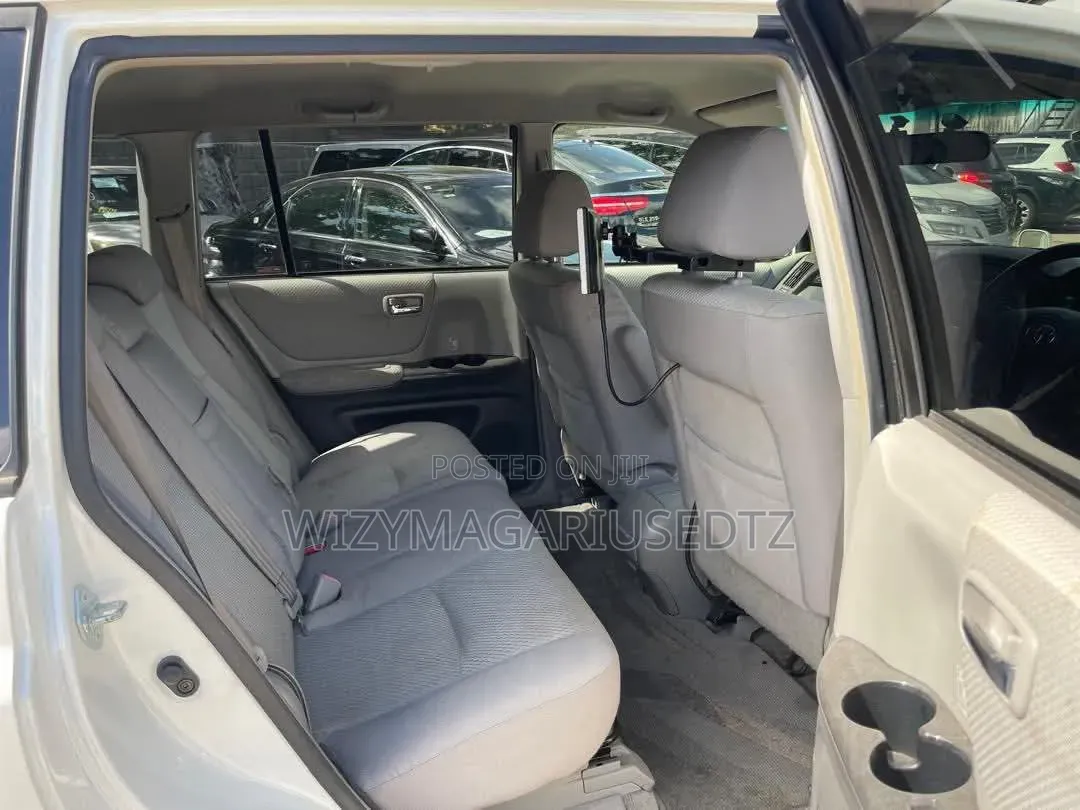 Toyota Kluger 2005 Off white