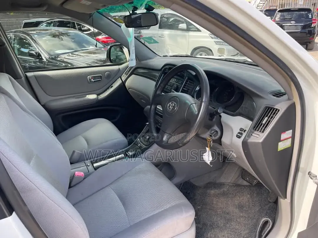 Toyota Kluger 2005 Off white