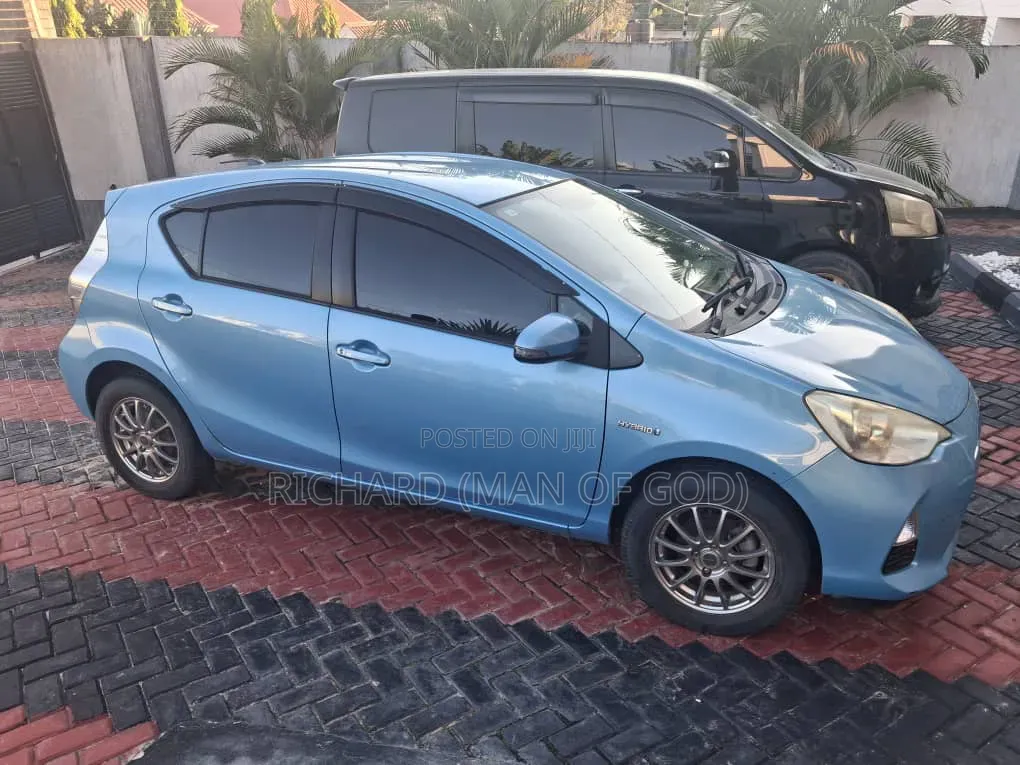 Toyota Aqua 2014 Blue