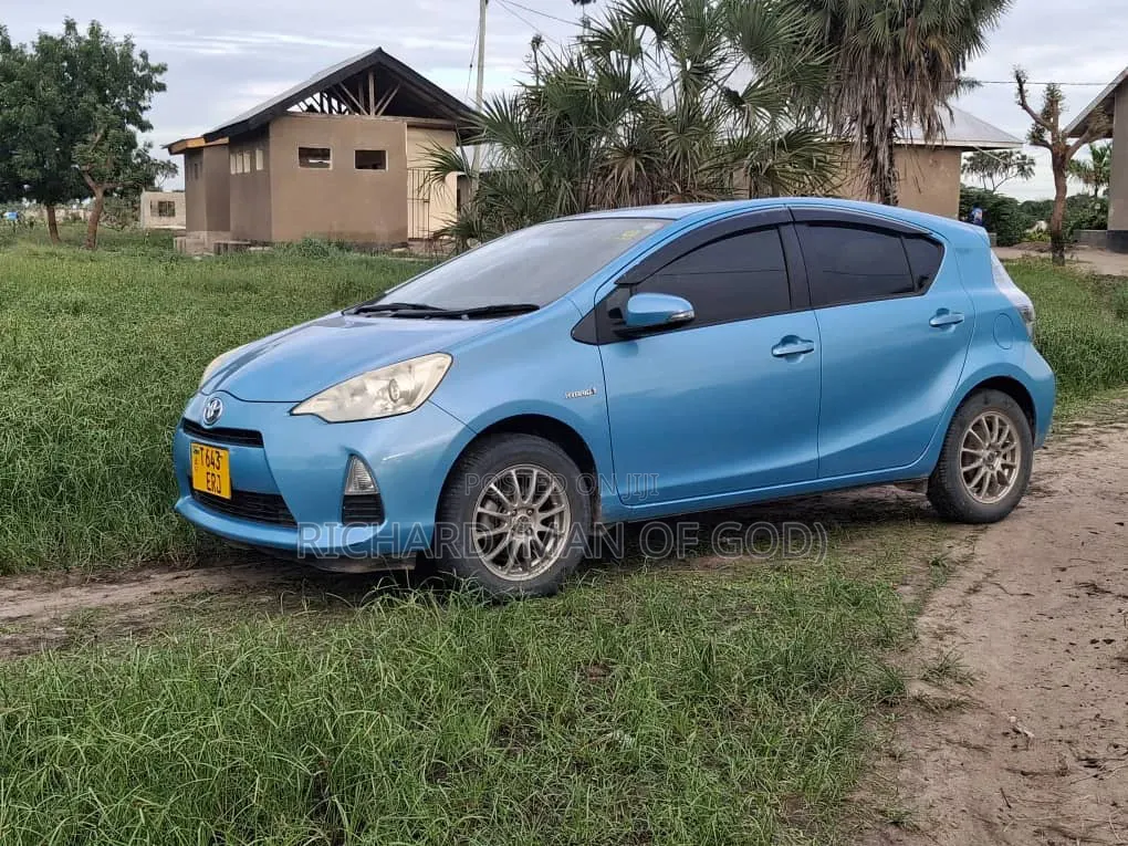 Toyota Aqua 2014 Blue