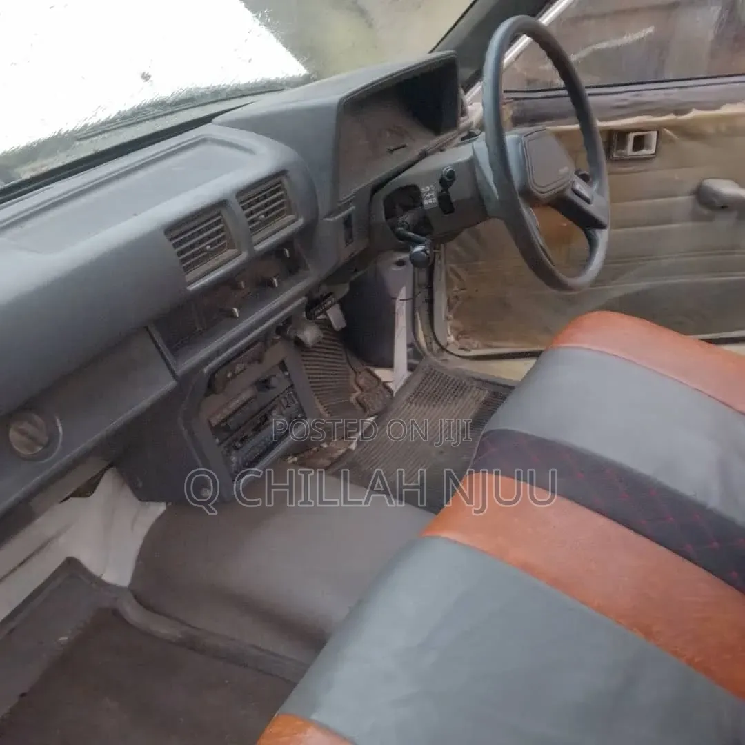 Toyota Hilux 2200 4x4 1986 White