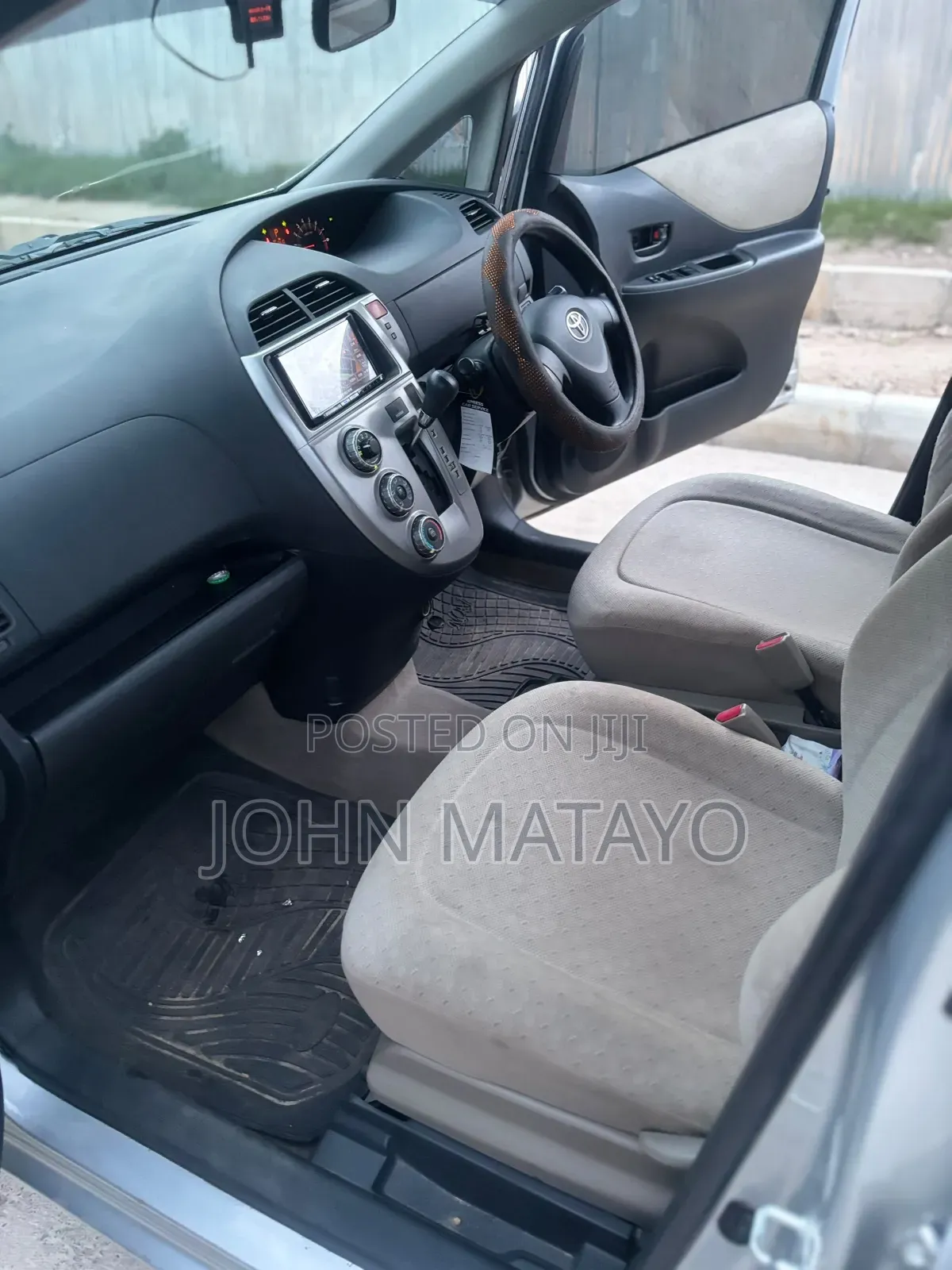 Toyota Ractis 2005 Silver