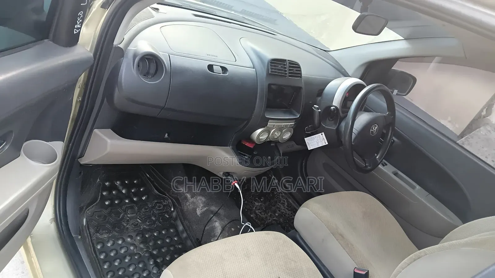 Toyota Passo 2005 Gold