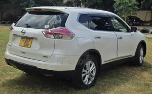 Nissan X-Trail 2.0 Petrol AWD 2015 White