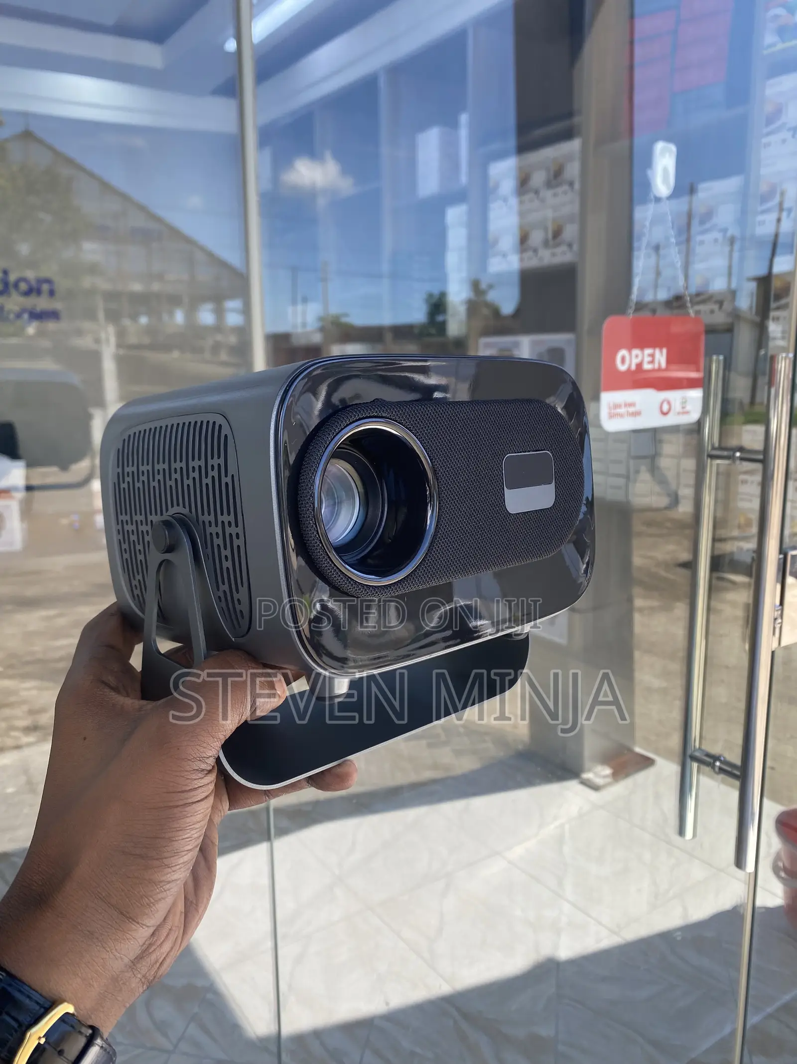 A10 Plus Smart Projector