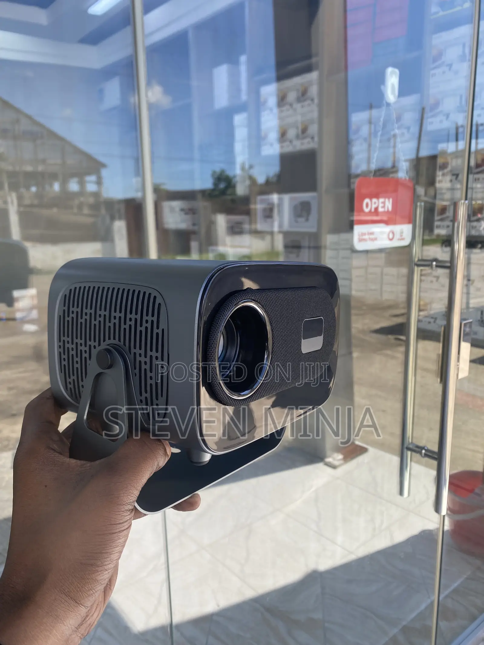 A10 Plus Smart Projector