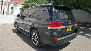 Toyota Land Cruiser 2014 Black