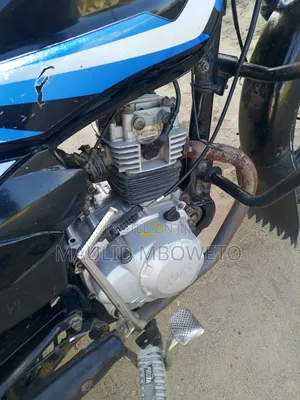 TVS HLX 125 2022 Black