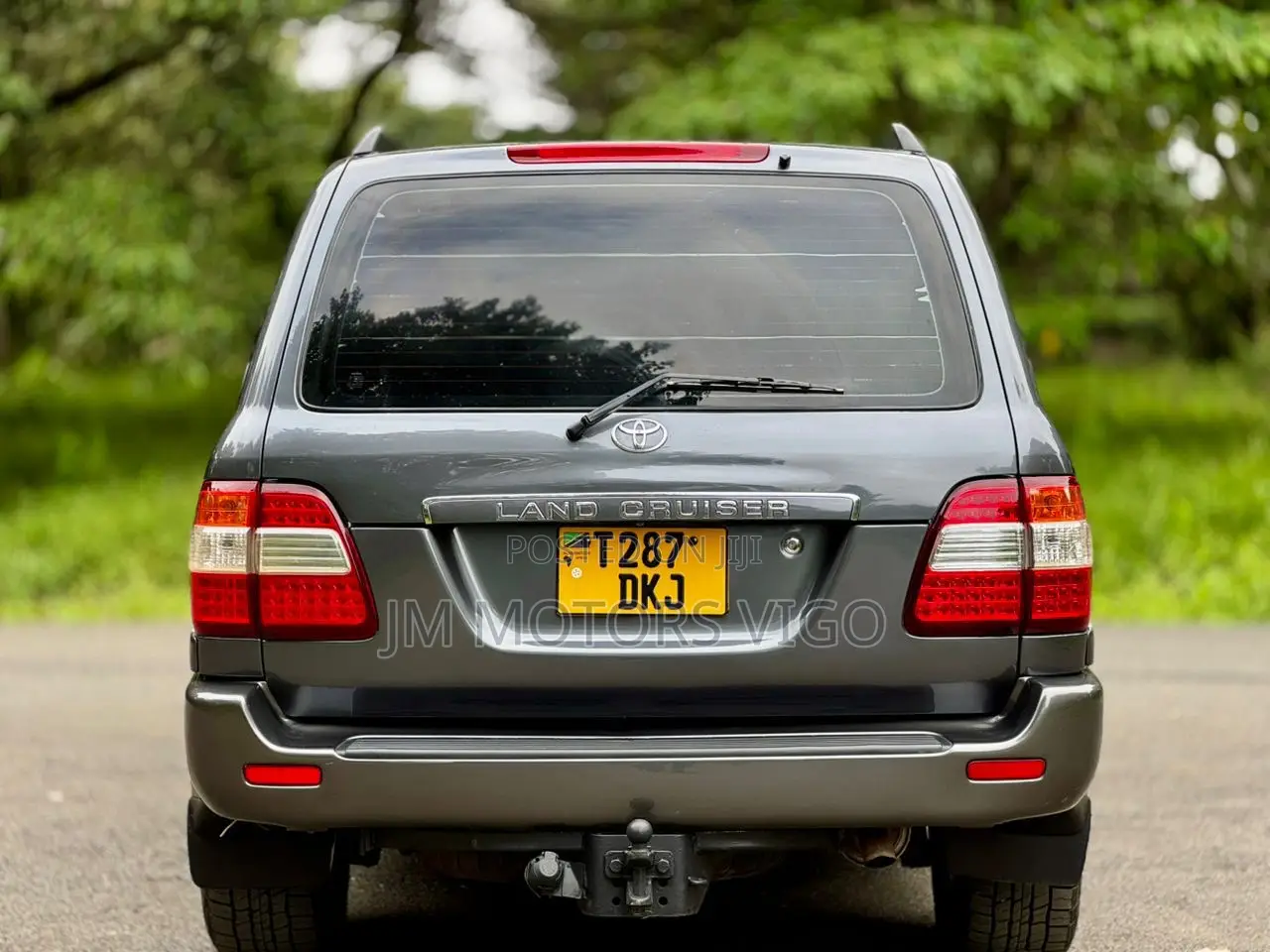 Toyota Land Cruiser 2004 Gray