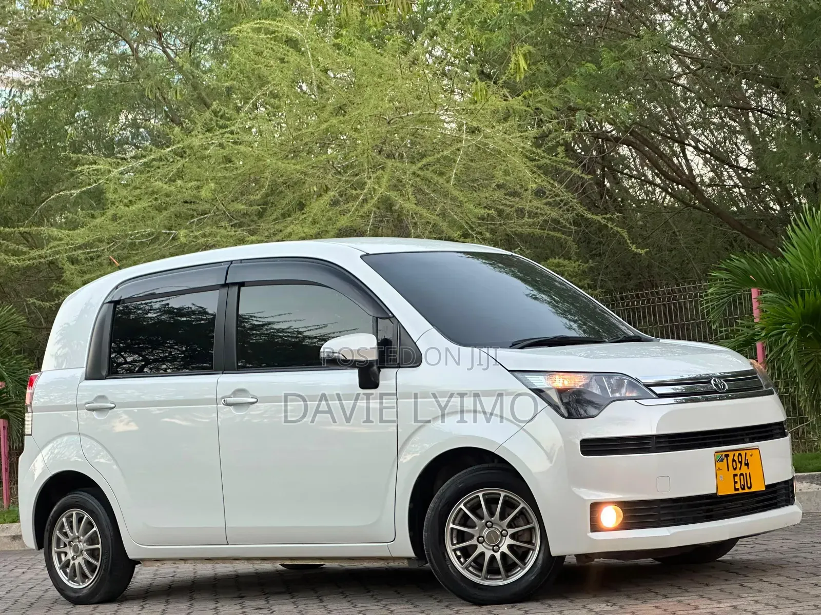 Toyota Spade 2014 Pearl
