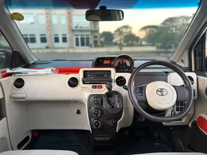 Toyota Spade 2014 Pearl