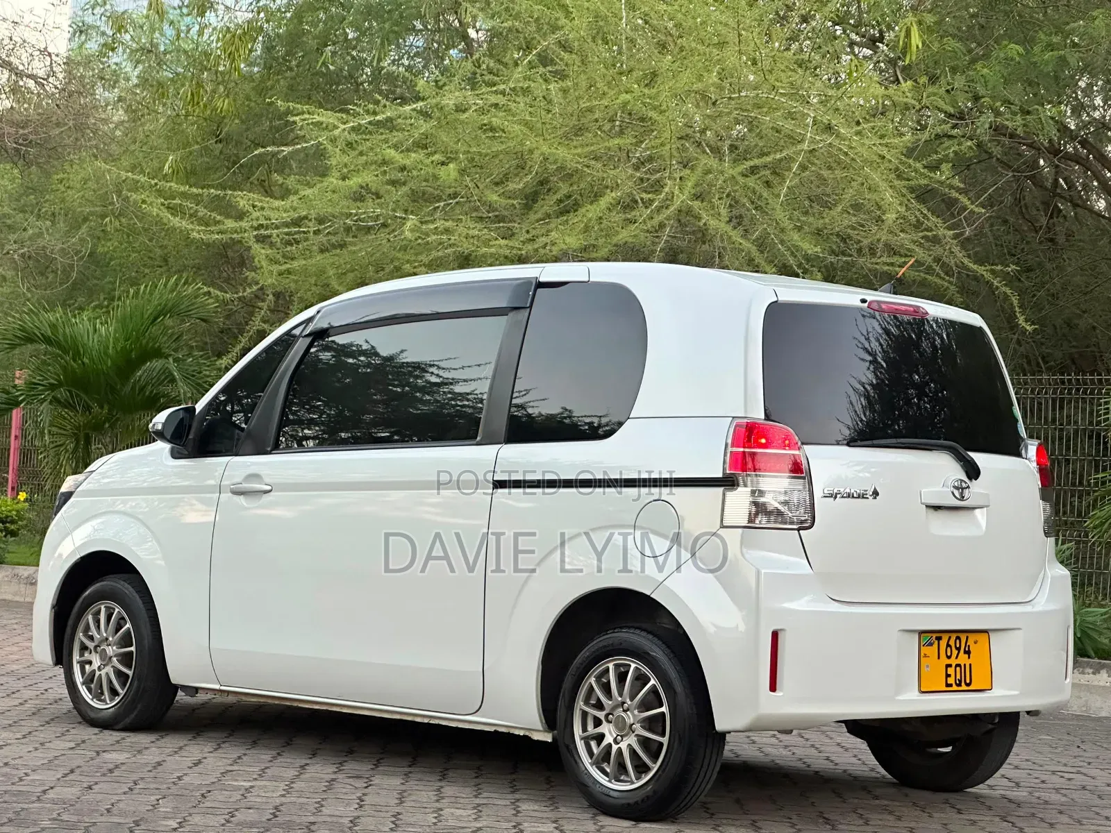 Toyota Spade 2014 Pearl