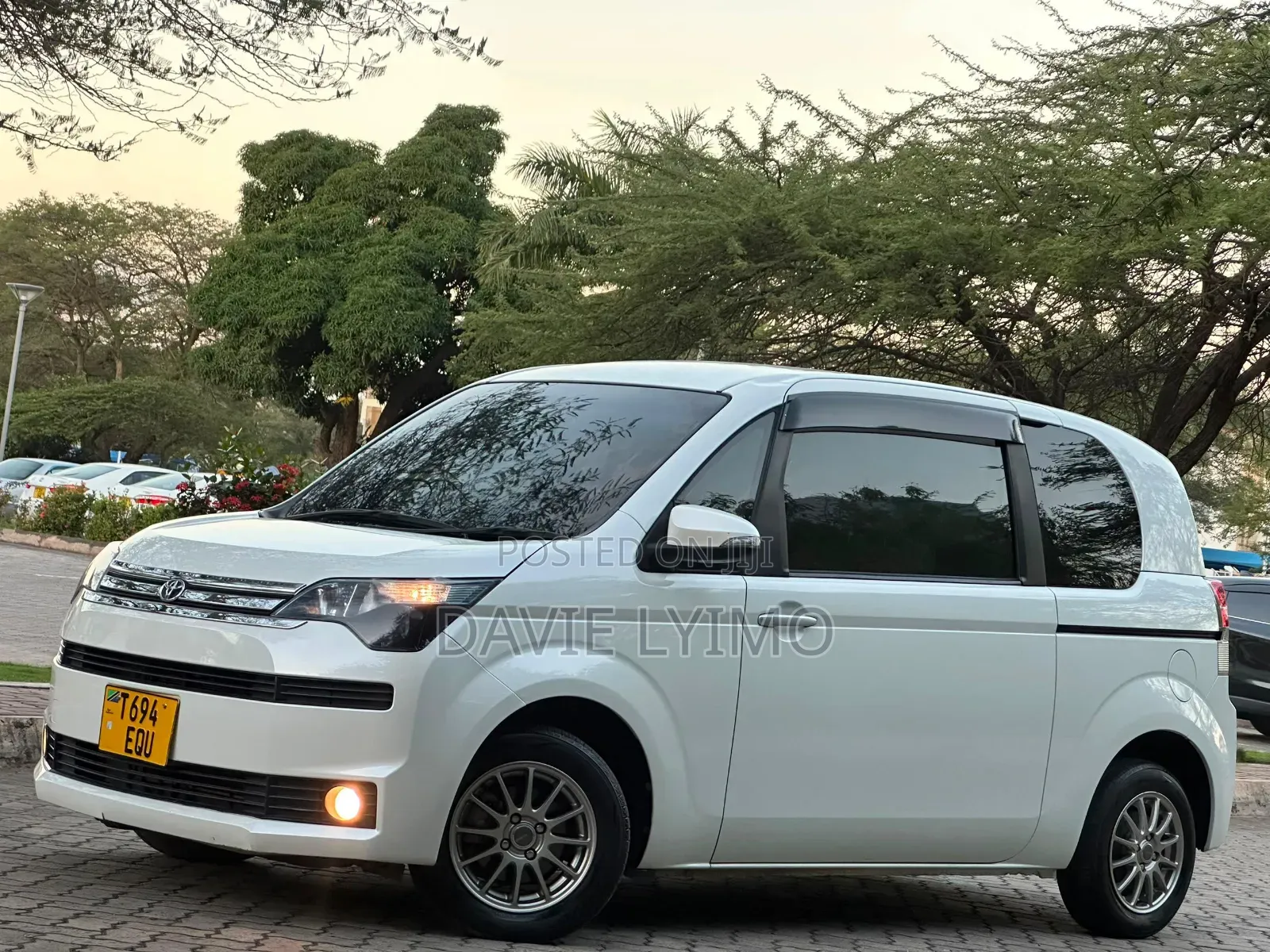 Toyota Spade 2014 Pearl