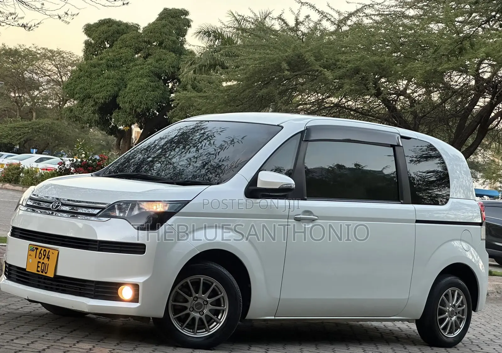 Toyota Spade 2014 White