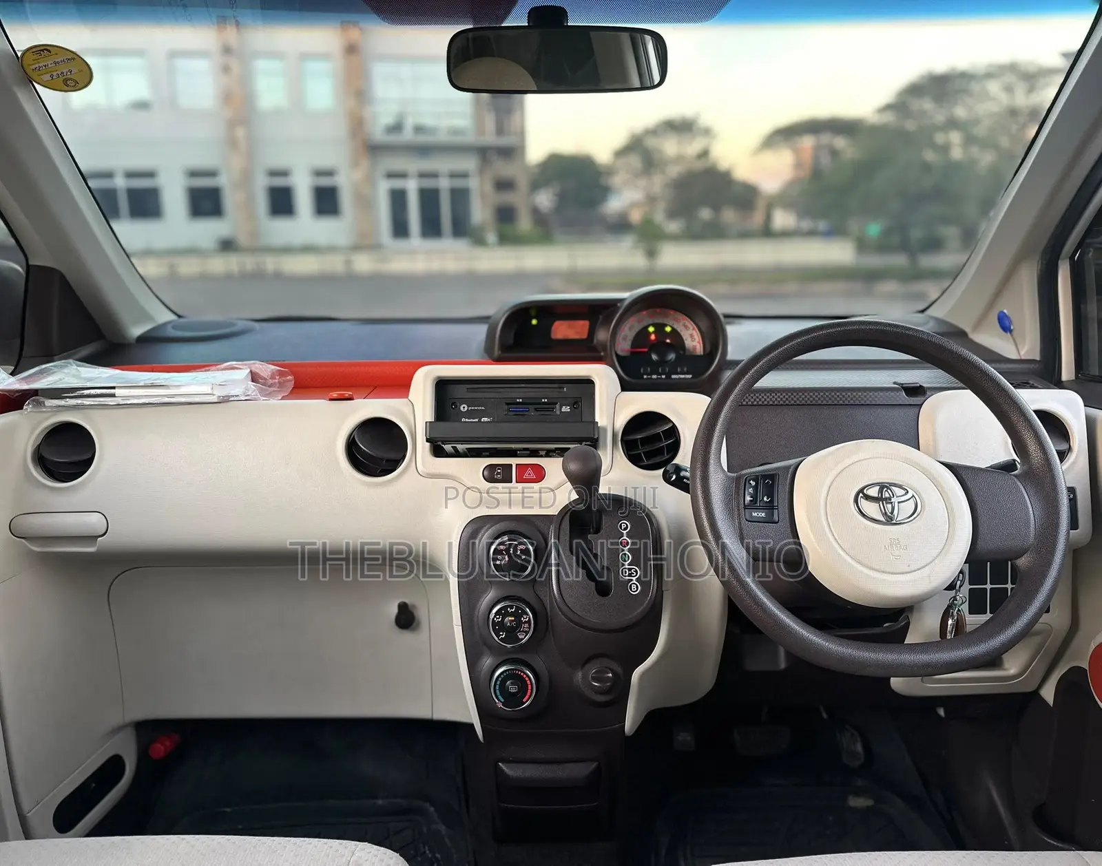 Toyota Spade 2014 White