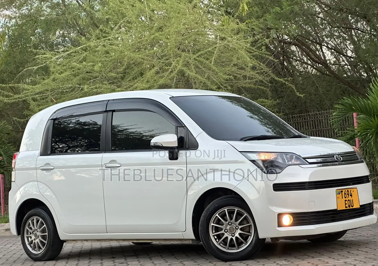Toyota Spade 2014 White
