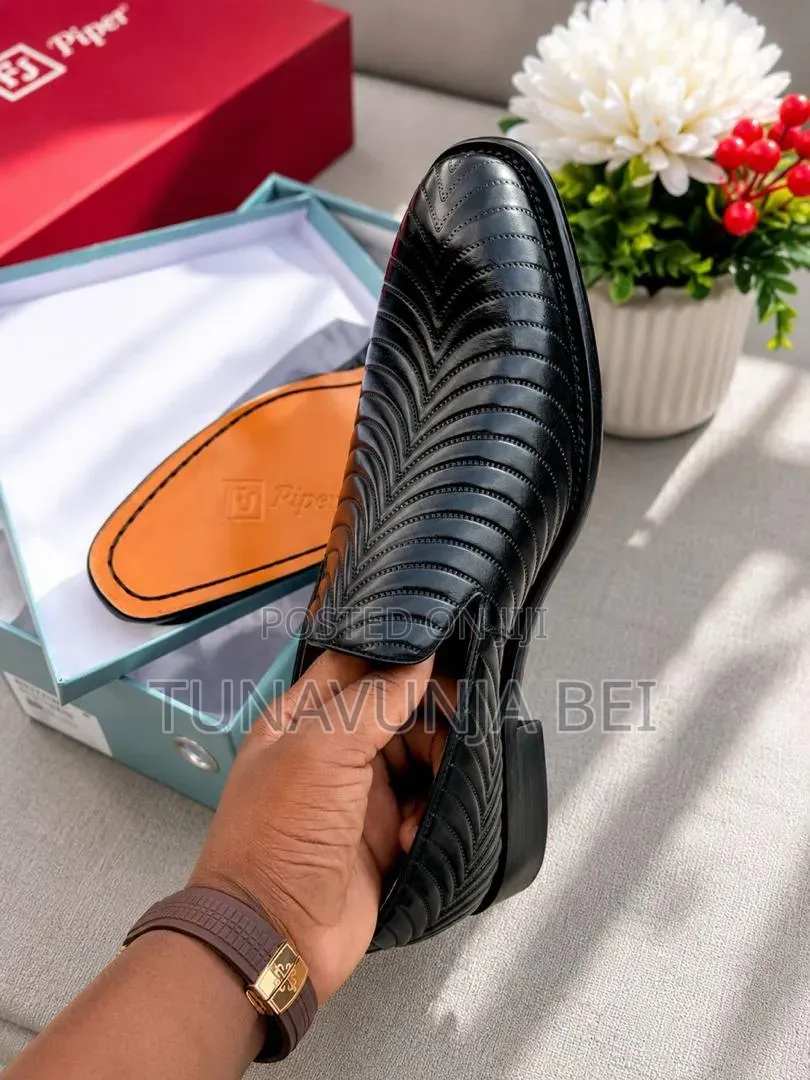 Stevee Riots Moccains Classic Shoes