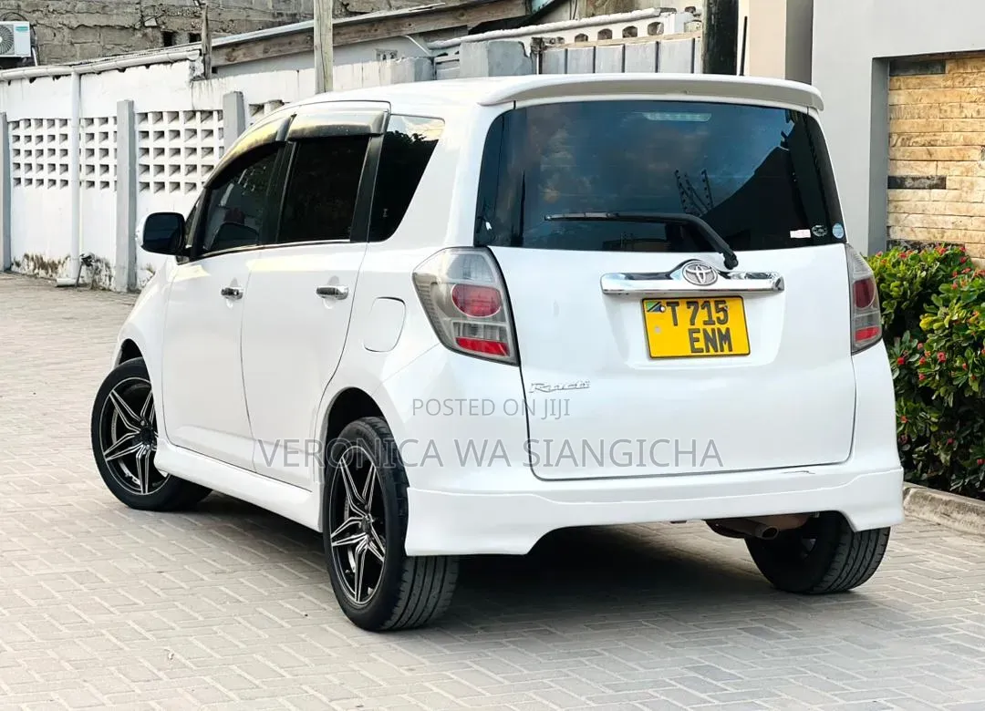 Toyota Ractis 2007 White