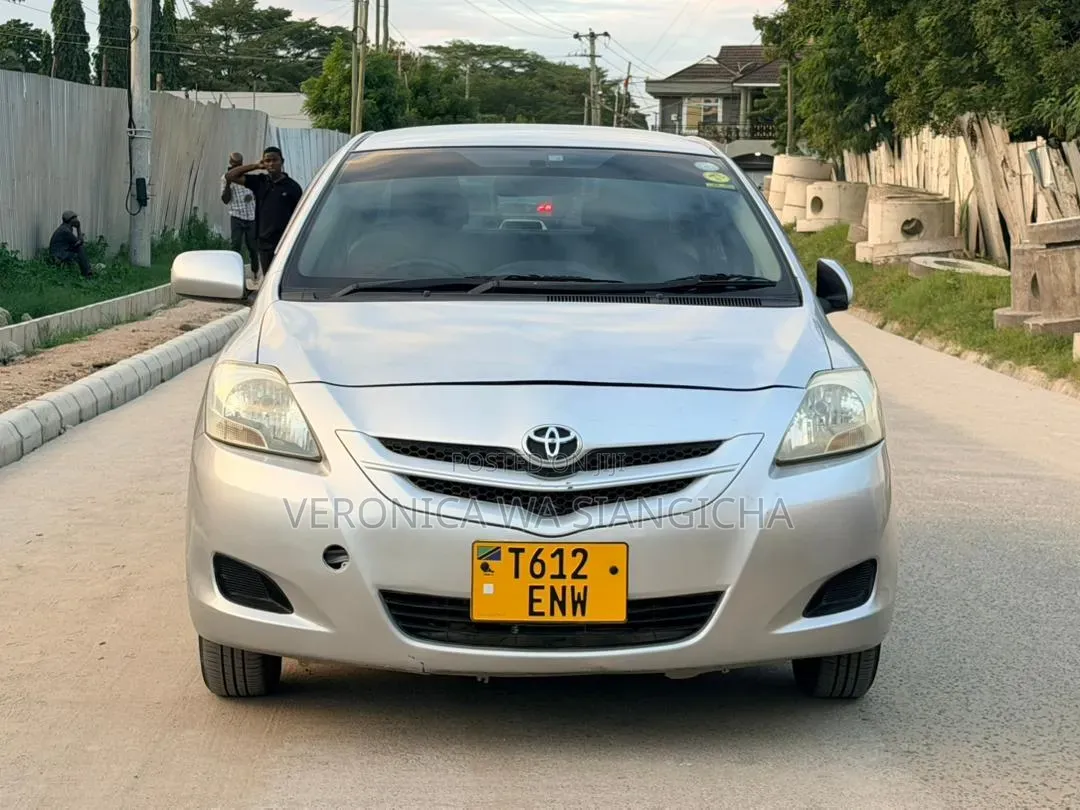 Toyota Belta 2008 Silver