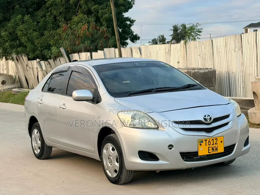 Toyota Belta 2008 Silver