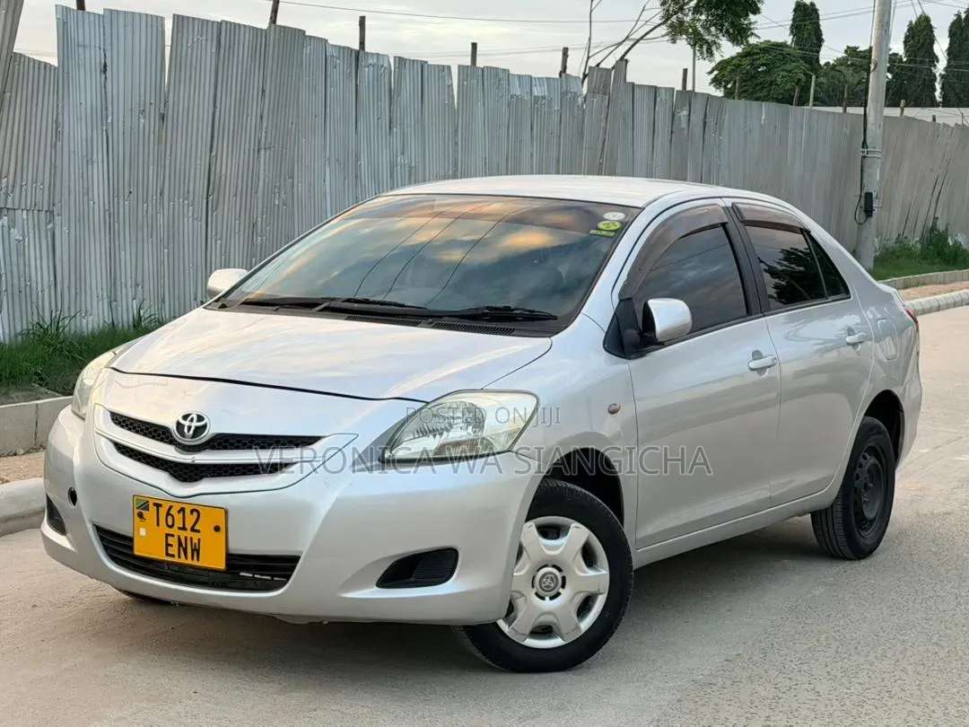 Toyota Belta 2008 Silver