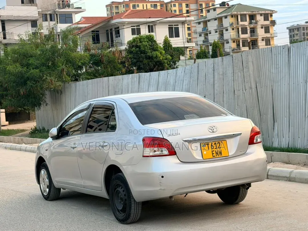 Toyota Belta 2008 Silver