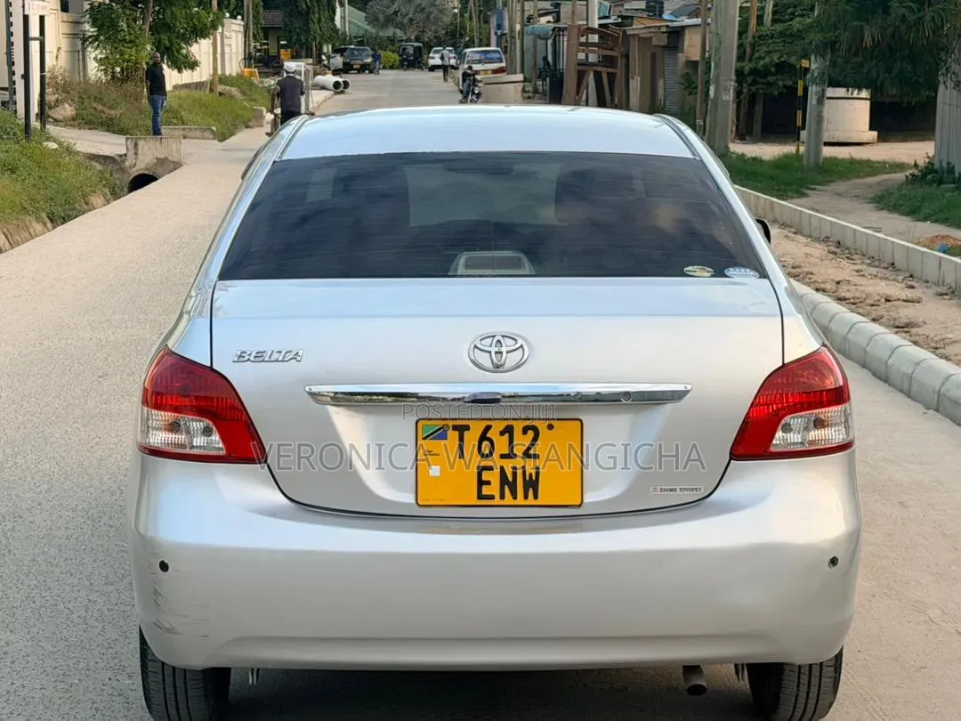 Toyota Belta 2008 Silver