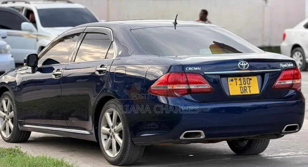 Toyota Crown 2009 Black
