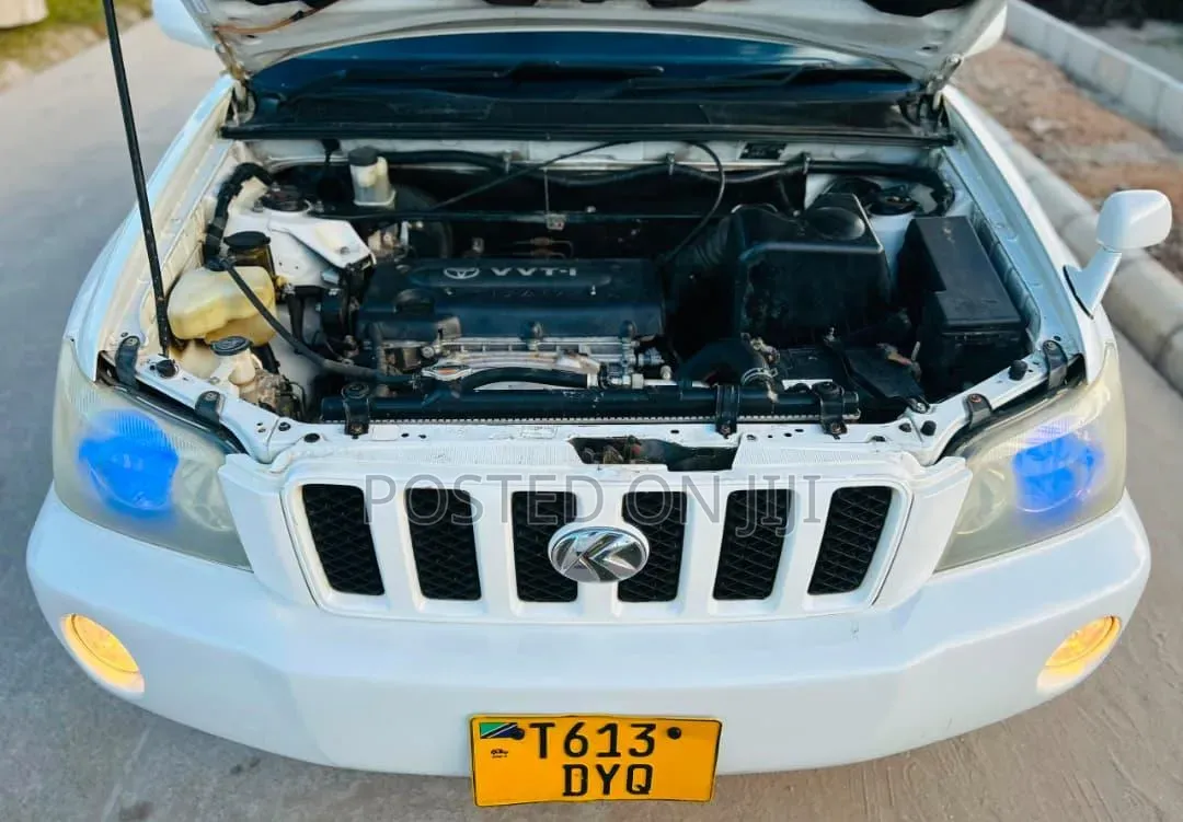 Toyota Kluger 2005 White