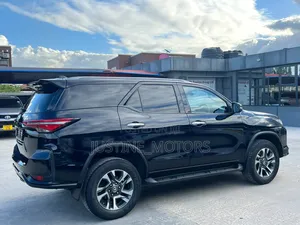 Toyota Fortuner 2023 Blue